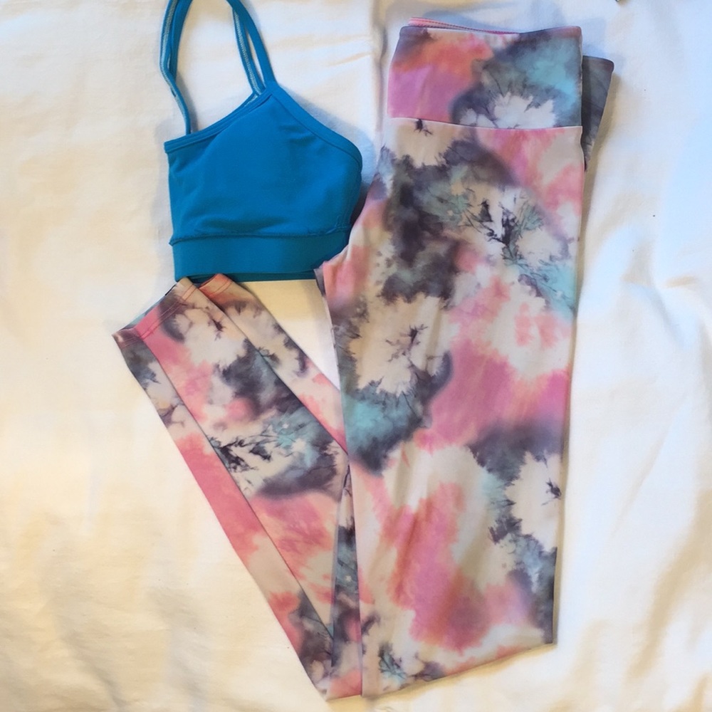 DONATED. Onzie brand fun leggings! - Picture 1 of 4